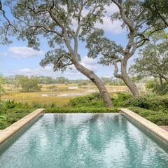 Enviable location, pool with breathtaking scenery at every turn.