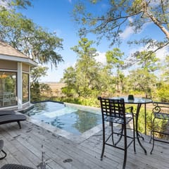 Sunset Marsh Estate/8BR/Horizon pool/Renovated Gourmet kitchen/sleeps 18