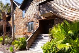 Beach access, central location, popular community on Kiawah
