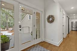 Renovated golf course home close to the beach - Image 4