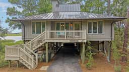 Popular location, river view, pool access