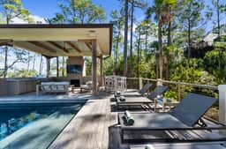 Stunning views, dog friendly, new pool!