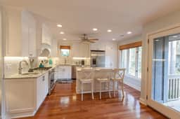 Perfect cottage in popular Inlet Cove!
