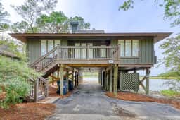 Incredible riverfront, gorgeous, renovated cottage in popular Inlet Cove