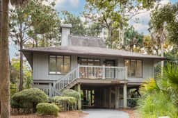 Stunning remodeled cottage, central location!
