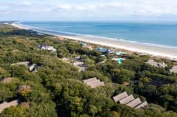 New reno, Boho-style "treehouse" at the beach!