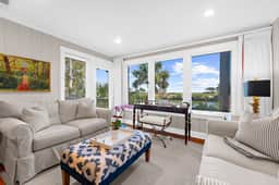 Stunning lagoon/ocean views, easy beach and pool access