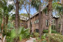 Charming, spacious cottage in popular Cypress Point