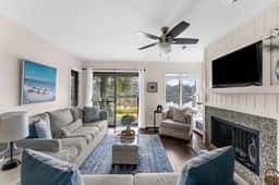 Lagoon view, central location, Parkside villa - Image 3
