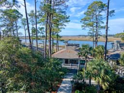 Incredible river front in popular Inlet Cove - Image 2
