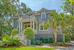Exquisite Vanderhorst home with pool - Image 3