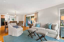 Centrally located, popular neighborhood - Image 3