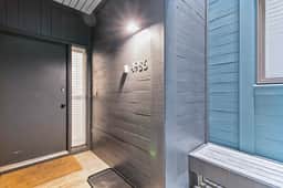 Great Location, popular East Beach neighborhood - Image 2
