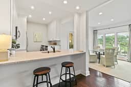 Great Location, popular East Beach neighborhood - Image 3