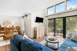 Great golf view, includes access to club amenities - Image 4