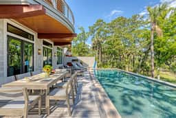 Luxury Marshfront Retreat with pool and 4 king suites - Image 2