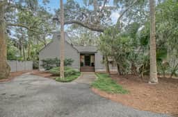 Walk in minutes to Kiawah's famous beach! - Image 2