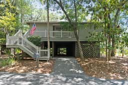 New listing, community pool, easy beach access! - Image 3