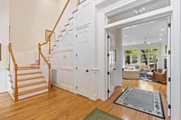 Quiet location, spacious, new porches! - Image 5