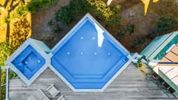 Pristine getaway with tranquil views - Image 3
