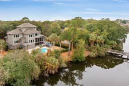 Brand new renovation, right across the street from the beach, private pool - Image 2