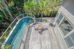 Modern, cozy coastal charmer, best of everything! - Image 3