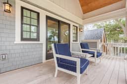 Spacious renovated home w pool, easy beach access - Image 3