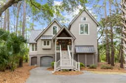 Charming cottage in popular neighborhood - Image 2