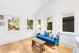 Yards to the beach, stunning new reno - Image 3
