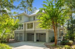 Spacious home, easy beach access - Image 2