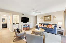 Renovated Tennis Villa, lagoon views - Image 5