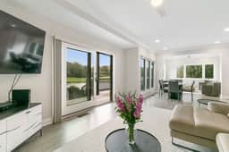 Views and location, great villa in Turtle Point - Image 2