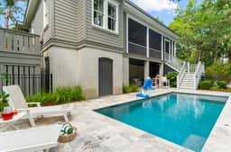 Brand new pool, central location - Image 2