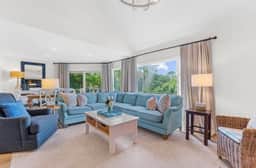Easy beach access, amenity access - Image 4