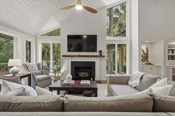 Renovated golf course home close to the beach - Image 1