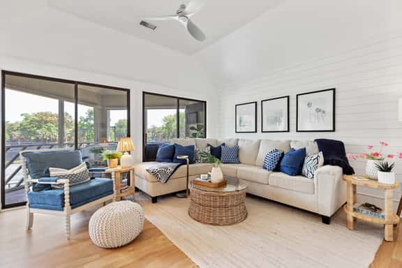 Luxury renovated and stocked villa close to tennis, beach, golf - Image 1