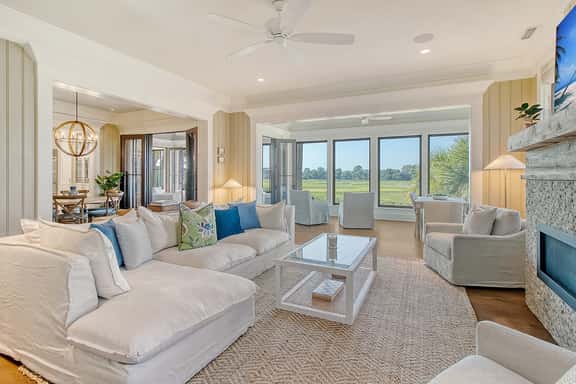 Spectacular river views from this charming home - Image 1