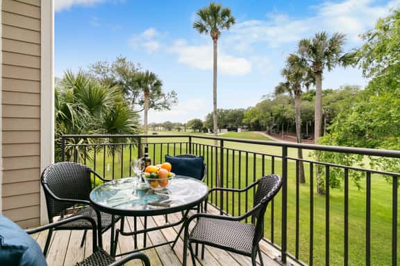 Great golf view, includes access to club amenities - Image 1