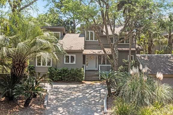 Lagoon views and easy beach access - Image 1
