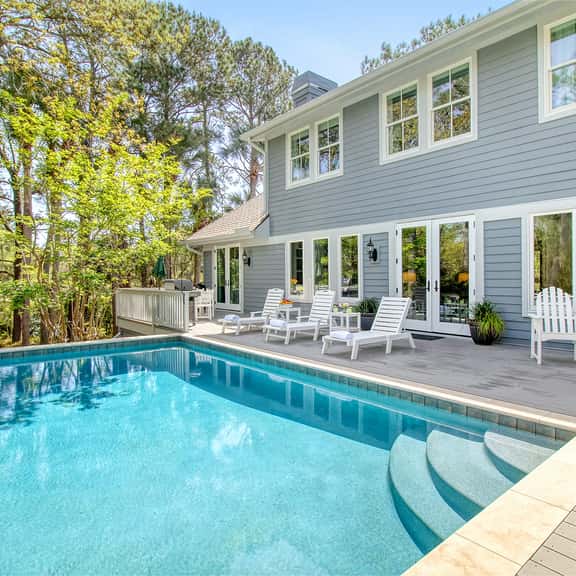 Lovely and spacious, renovated with a private pool - Image 1