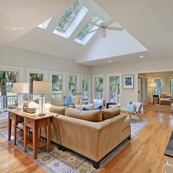 Perfectly situated in the heart of Kiawah - Image 1