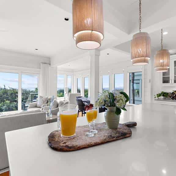 Incredible, completely renovated oceanfront villa - Image 1