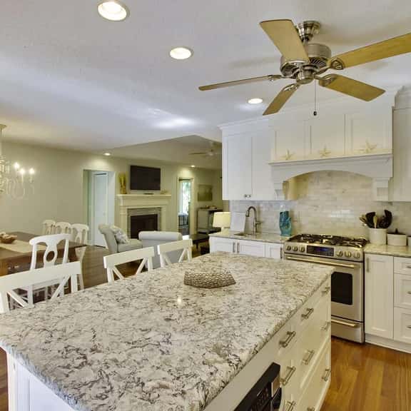 Perfect cottage in popular Inlet Cove! - Image 1