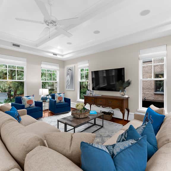 Charming, spacious cottage in popular Cypress Point - Image 1