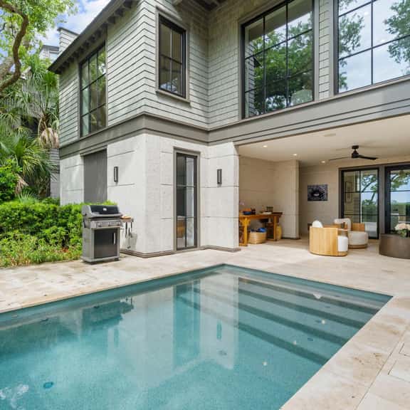 New build retreat, pool, views, popular area - Image 1