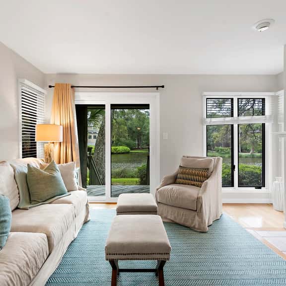 Centrally located, popular neighborhood - Image 1