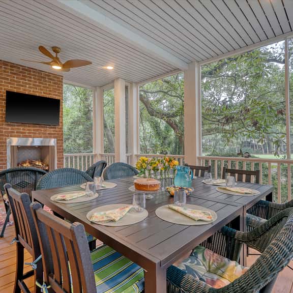 Quiet location, spacious, new porches! - Image 1