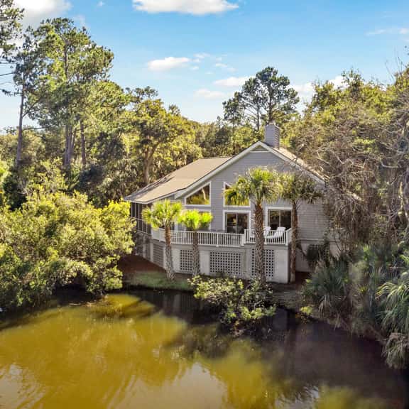 Gorgeous lagoon view, easy beach access, 2 masters - Image 1