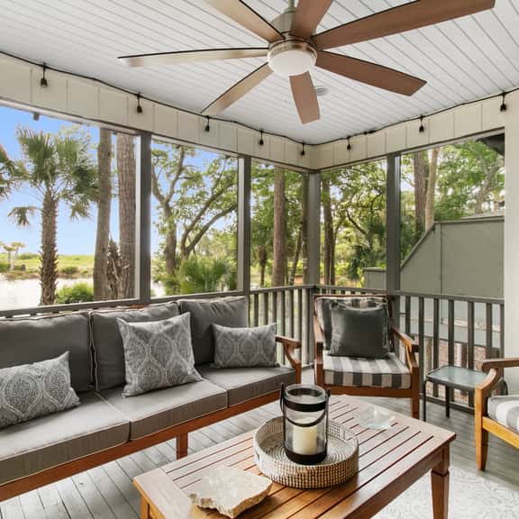 Ocean and lagoon views, beach and pool access - Image 1
