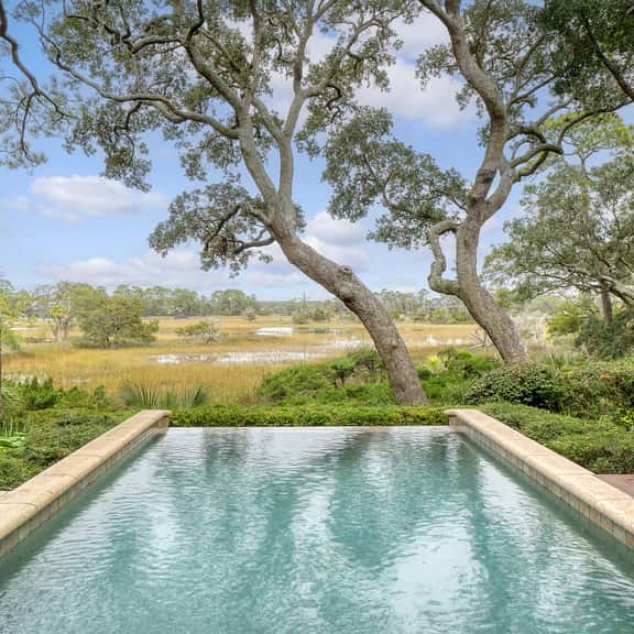 Enviable location, pool with breathtaking scenery at every turn. - Image 1